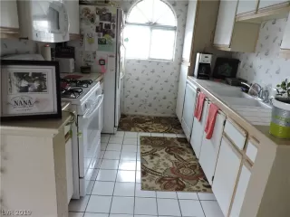 Photo #3: 2089531 Listing