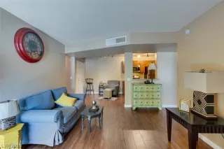 Photo #5: 2089573 Listing