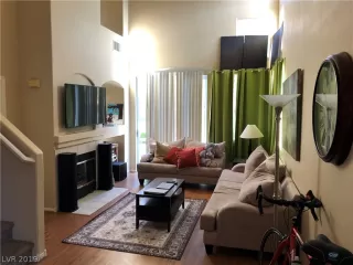 Photo #5: 2089585 Listing