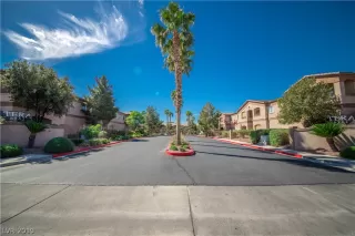 Photo #2: 2089609 Listing