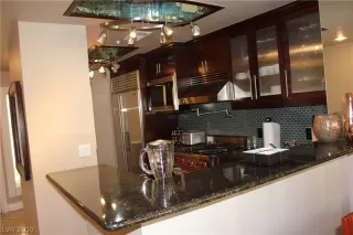 Photo #5: 2089619 Listing