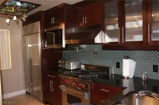 Photo #6: 2089619 Listing