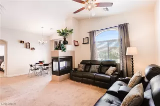 Photo #3: 2089641 Listing