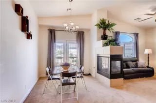 Photo #4: 2089641 Listing