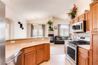 Photo #5: 2089641 Listing