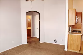 Photo #5: 2089648 Listing