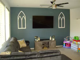 Photo #3: 2089678 Listing 