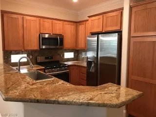 Photo #5: 2089702 Listing