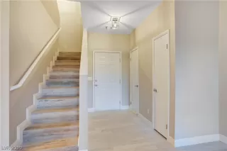 Photo #5: 2089720 Listing 