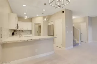 Photo #6: 2089720 Listing 