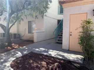 Photo #4: 2089734 Listing