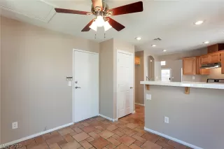 Photo #3: 2089787 Listing 