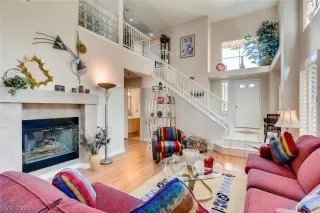 Photo #5: 2089794 Listing 