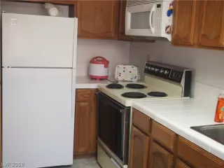 Photo #3: 2089898 Listing