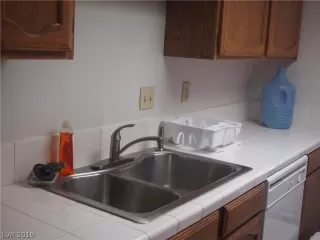 Photo #4: 2089898 Listing