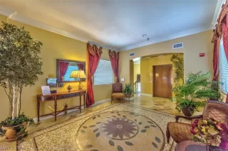 Photo #6: 2089948 Listing