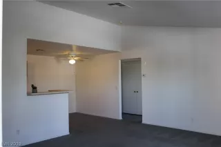 Photo #5: 2089958 Listing