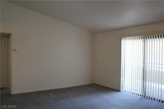 Photo #6: 2089958 Listing