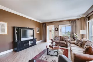 Photo #4: 2089972 Listing