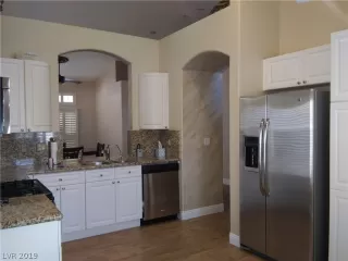 Photo #3: 2089980 Listing