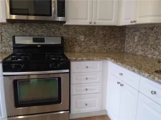 Photo #4: 2089980 Listing