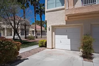 Photo #4: 2090000 Listing 