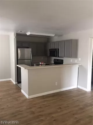 Photo #3: 2090055 Listing