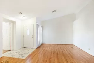 Photo #3: 2090162 Listing