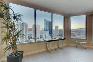 Photo #5: 2090177 Listing 