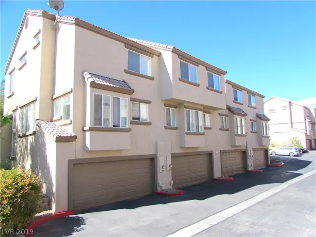 MLS: 2090216 Condo For Sale