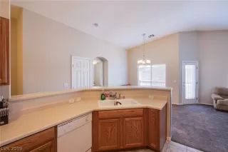 Photo #4: 2090229 Listing