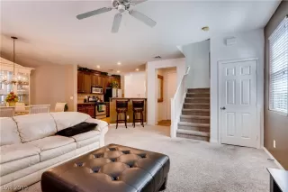 Photo #5: 2090247 Listing