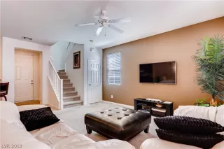 Photo #6: 2090247 Listing