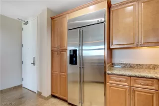 Photo #5: 2090300 Listing