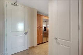 Photo #6: 2090300 Listing