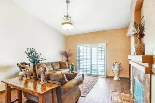 Photo #2: 2090306 Listing