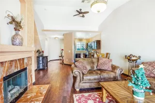 Photo #4: 2090306 Listing