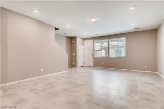 Photo #3: 2090430 Listing 