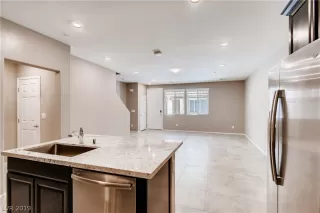 Photo #5: 2090430 Listing 