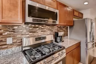 Photo #4: 2090448 Listing 