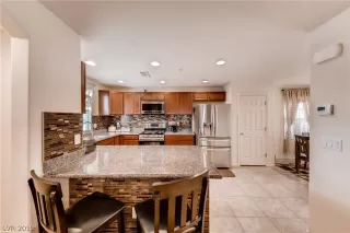 Photo #5: 2090448 Listing 