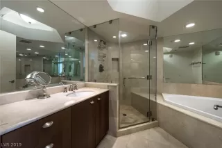 Photo #6: 2090625 Listing
