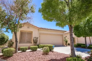 Photo #1: 2090670 Listing 