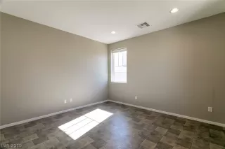 Photo #3: 2090715 Listing