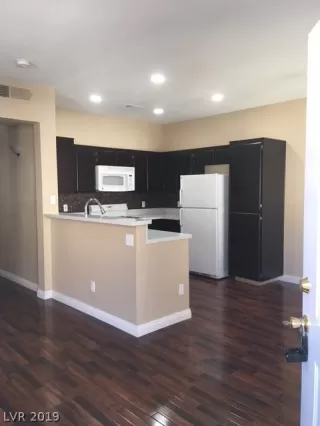 Photo #2: 2090742 Listing 