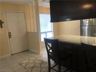 Photo #5: 2090747 Listing