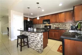 Photo #2: 2090765 Listing 