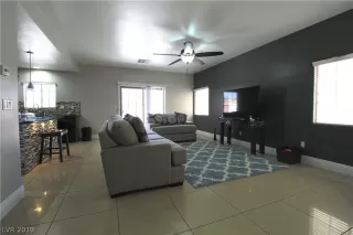 Photo #5: 2090765 Listing 