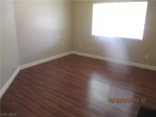 Photo #3: 2090853 Listing 