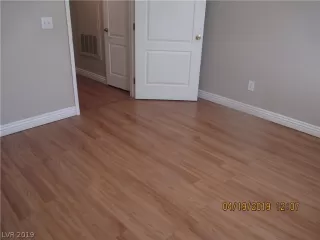 Photo #5: 2090853 Listing 